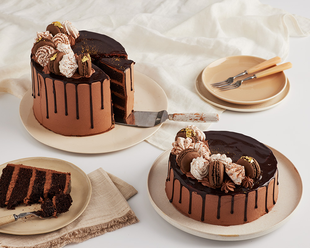 Chocolate Macaron Cake 7"